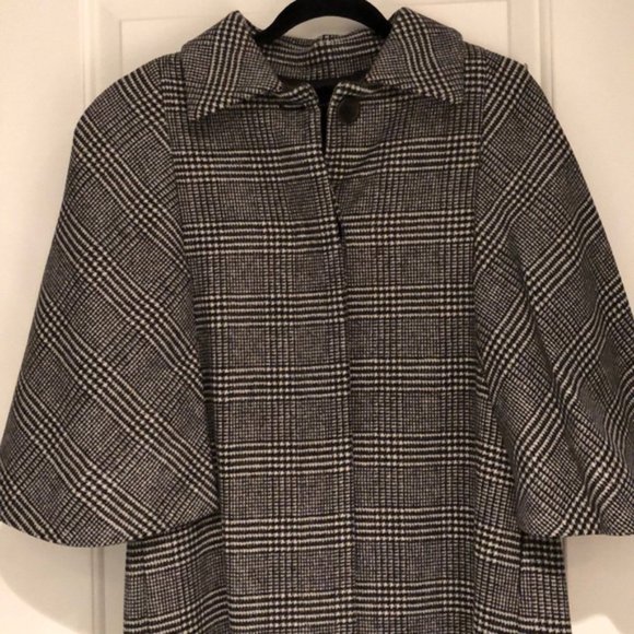 Zara Jackets & Blazers - Zara Capelette Trench